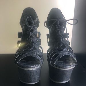 Womens platform wedge shoe